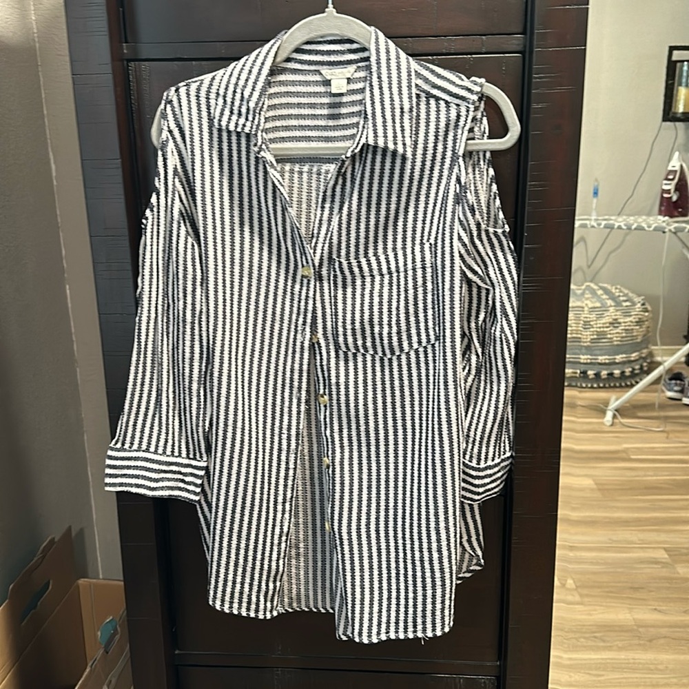 Ladies Large Cold shoulder long sleeve top
